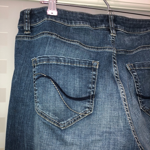 🎉3xHP🎉 LANE BRYANT Boot Cut Genuine Fit Jeans Distressed Stretch Size 16R NEW! - Picture 9 of 13